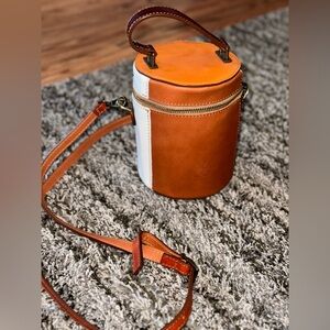 Vera pelle hand bag from Italy.